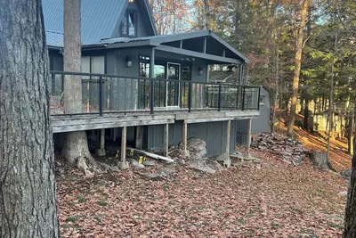 Image de Lake Front Living- All Year Around!