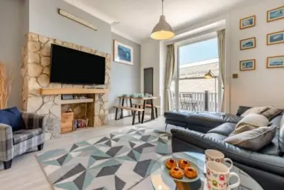 Image de Ocean view, 40 steps from the beach.