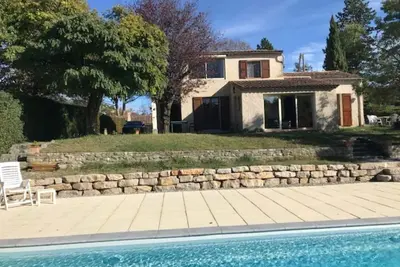 Image de Belle maison provençale avec piscine dans grand jardin. 3 chambres, 2, 5 s-d-b