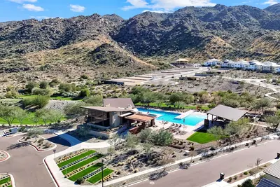 Image de Mountain Luxe Retreat – Comfort & Resort Amenities in Phoenix
