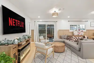 Image de Magical Villa - 10 Beds - Disneyland & SoCal Gems- Luxury Stays