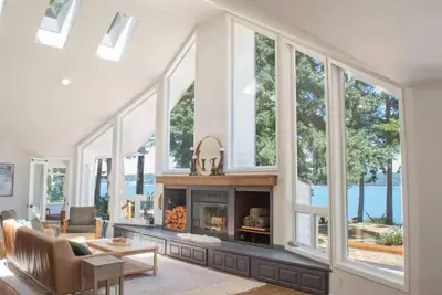 Image de Waterfront Privacy with Beach Access & Hot Tub