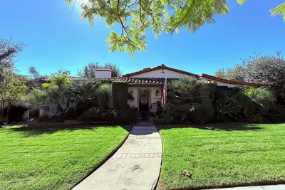 Image de Elegant 4-Bedroom house in Historic Glendale Hills with a Gym