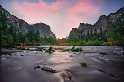 Image de Ely Farm House. Near Yosemite National Park!