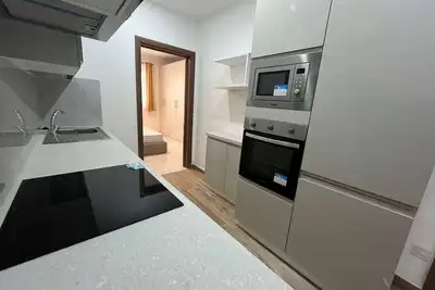 Image de Qawra Seaside Birch Leaf