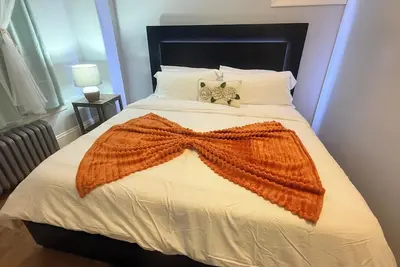 Elegant West Side 3br unit w/ King Suite