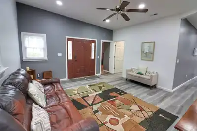 Image de Luxurious and cozy 3-bedroom, 3-bathroom house near ski regions of Catskill Ny