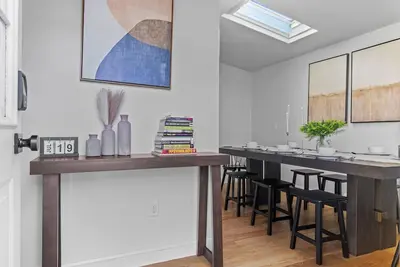 Image de Spacious 4-bedroom apartment Somerville