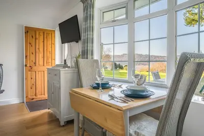 Image de Lake District cottage for 2 in Windermere with lake views and lake access
