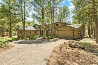 Image de Golf Course Fronting Luxury Forest Highlands Cabin