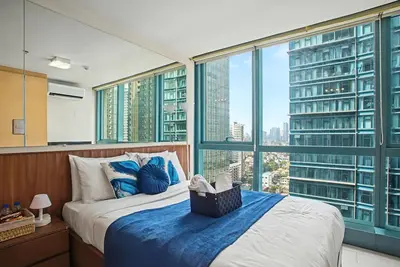Image de Bgc High Rise, Uptown Mall Link, 5g WiFi, Pool, Ste 19