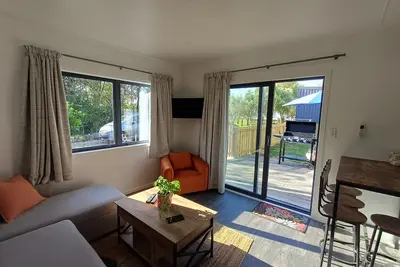 Image de Nelson Road AirBnB - last house on the edge of town, 5 mins from the city centre
