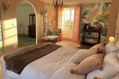 Image de 3 luxury bedroom gite on Manoir estate