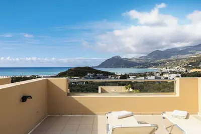 Pp 4/60, with common pool & Sea View