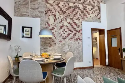 Image de Mozart (5 min to Rialto's Bridge)