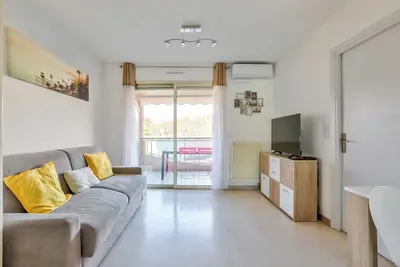 Image de 1br flat with terrace & parking 15 mn to the beach