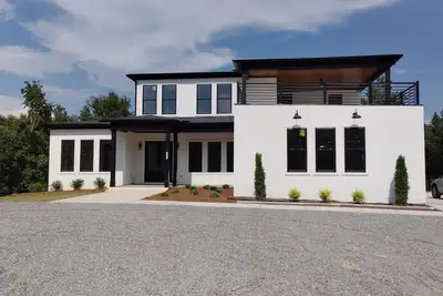 Image de Spacious 5-bedroom house in awesome Beech Island Sc with Ac and fitness room