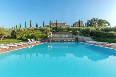 Image de Apartment la Torre, Palazzo Monaci - with Swimming Pool in the Crete Senesi