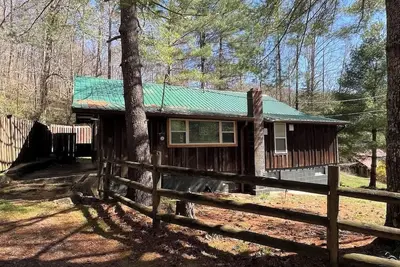 Image de McIntosh Cabin - Off the Grid Getaway!