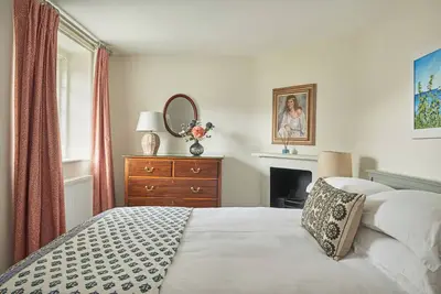 Image de No. 2 Coastguards, Seaside Cottage Steps from Iconic Lulworth Cove.