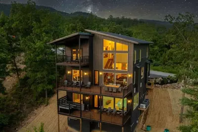 Image de New! Luxe 5br w/Mtn Views! Pool*Hot Tub*Game Room