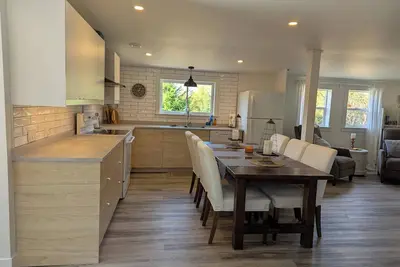 Image de Unwind in this cozy retreat nestled 8 minutes from Wentworth Ski Hill!