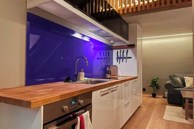 Image de Cozy loft apartment. Centrally located next to solsiden