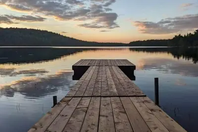 Image de Millet Lake House • Hot Tub •  Sandy Private Beach • Chester