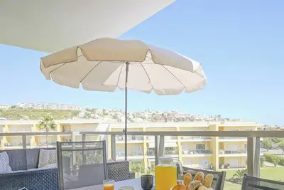 Image de #323 Marina Gardens 2nd Be by Home Holidays