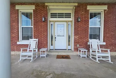 Image de It's a Brick. . . House - Family sized condo right outside beautiful Cascade!