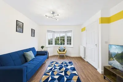 Image de Spacious 5 Bed 3 Baths Contractor Hub Parking Fast Wi-Fi Smart Tv's - Corby