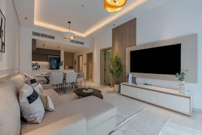 Image de 2br Cozy Jvc Stay | Pool & Sauna | Finelle Living