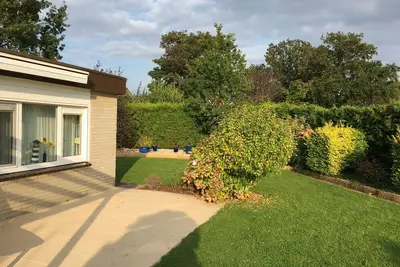 Image de Very nice vacation bungalow with large plot near the sea/Zeeland