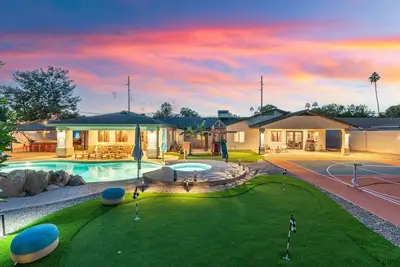 Image de Heated Pool, Pickleball, Mini Putt, Gym, Sleeps 24