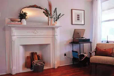 Image de Downtown Saugerties; Private Backyard with Firepit; Big Kitchen