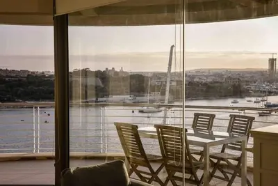 Image de Seafront condo with a view of Valletta