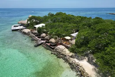 Image de Isla Amores Private Island Near Cartagena 5 Suites Pool 360 views Full Staff