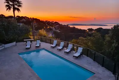 Image de Charming Villa with stunning Sea-View, Ac, large Pool, 10 min from beach/Cannes