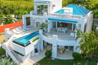 Image de Blu Azur : Your Dream Villa on the Lagoon