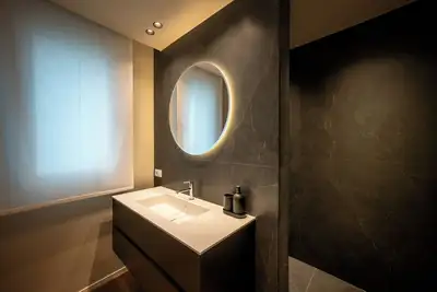 Image de Moon 2br Apt • Modern Comfort, Near Venice