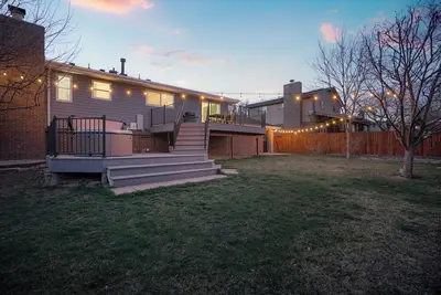 Image de Family Fun Retreat - Hot Tub, Game Room, + Huge Yard - Near Golden and Red Rocks