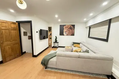 Image de Modern Family Home in Delta | Quiet Area |