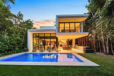 Image de Villa Strata: Modern 5 Bed +Pool, minutes from The Grove, Brickell & Downtown