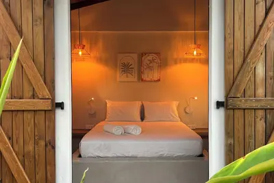 Bibi Lodges - Locations au bord de l'eau