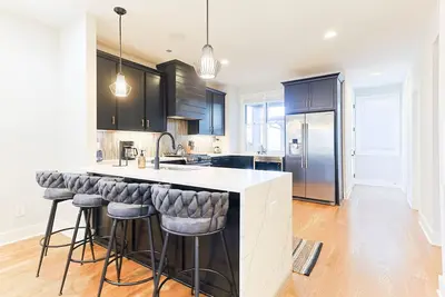 Image de Brand New Townhome in the Heart of the City w/ Speakeasy & Games