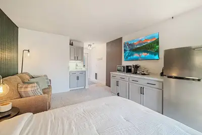 Image de Lakeside golf Retreat • Views • Atv Trails & Pool