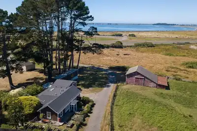 Image de Ocean View farmhouse w/ private Hot Tub & organic culinary garden