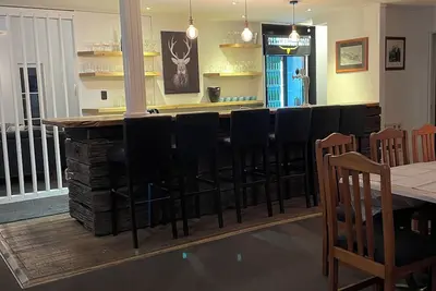 Image de Lake Brunner  lodge-style escape with magnificent lake views and spacious living