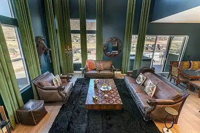 Image de Western Mountain Getaway! Exquisite Meet Elegance!