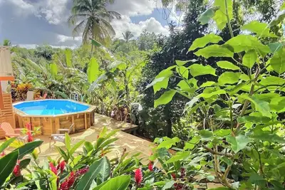 Image de Ti Lodge nature, Appartement/Gite 2/4 personnes, milieu de villa piscine commune